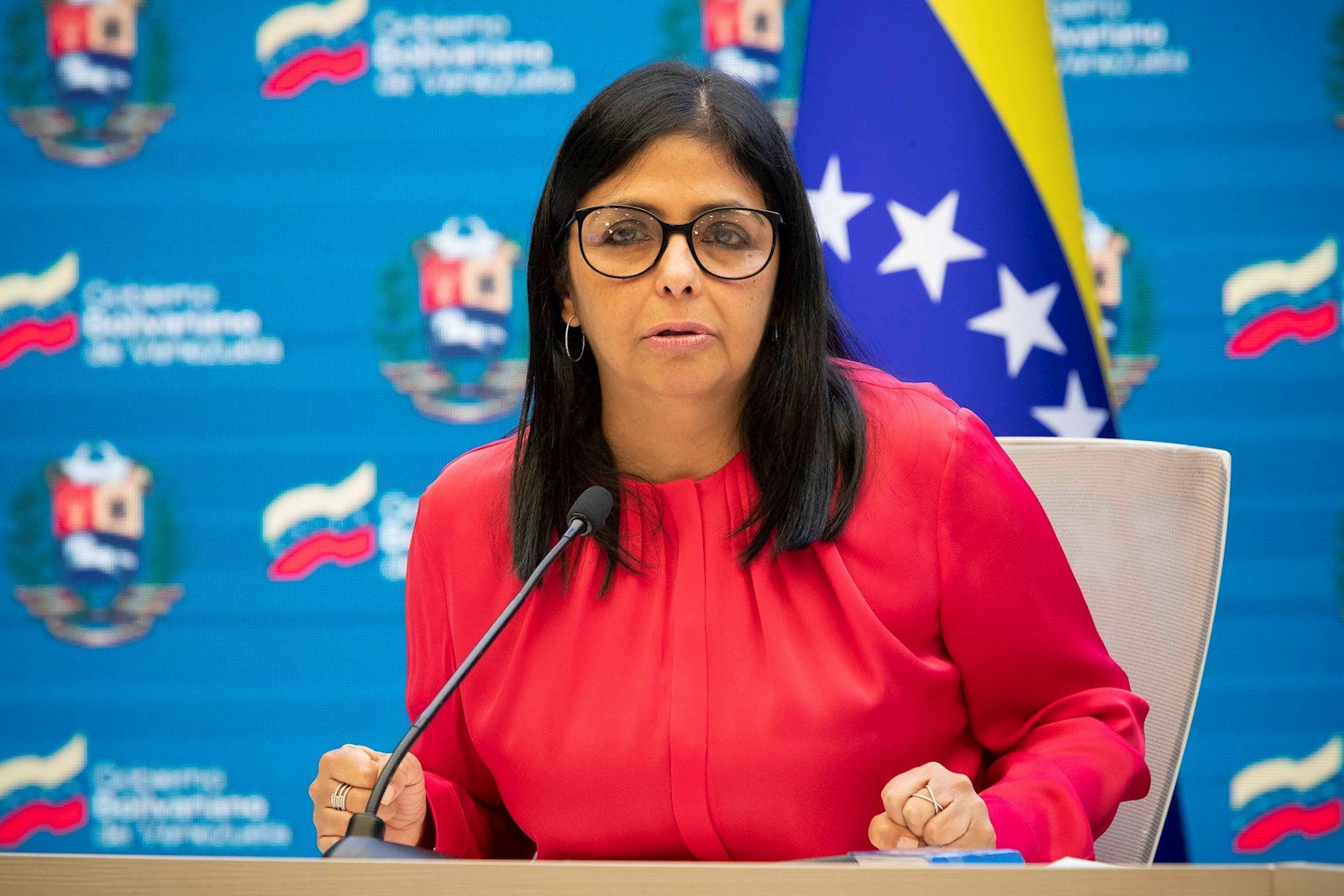 La vicepresidenta de Venezuela se proclama presidenta interina y recibe apoyo de Brasil
